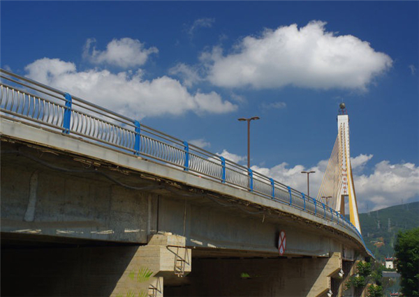 昌吉304不锈钢桥梁护栏：安全、耐用与美观的完美结合